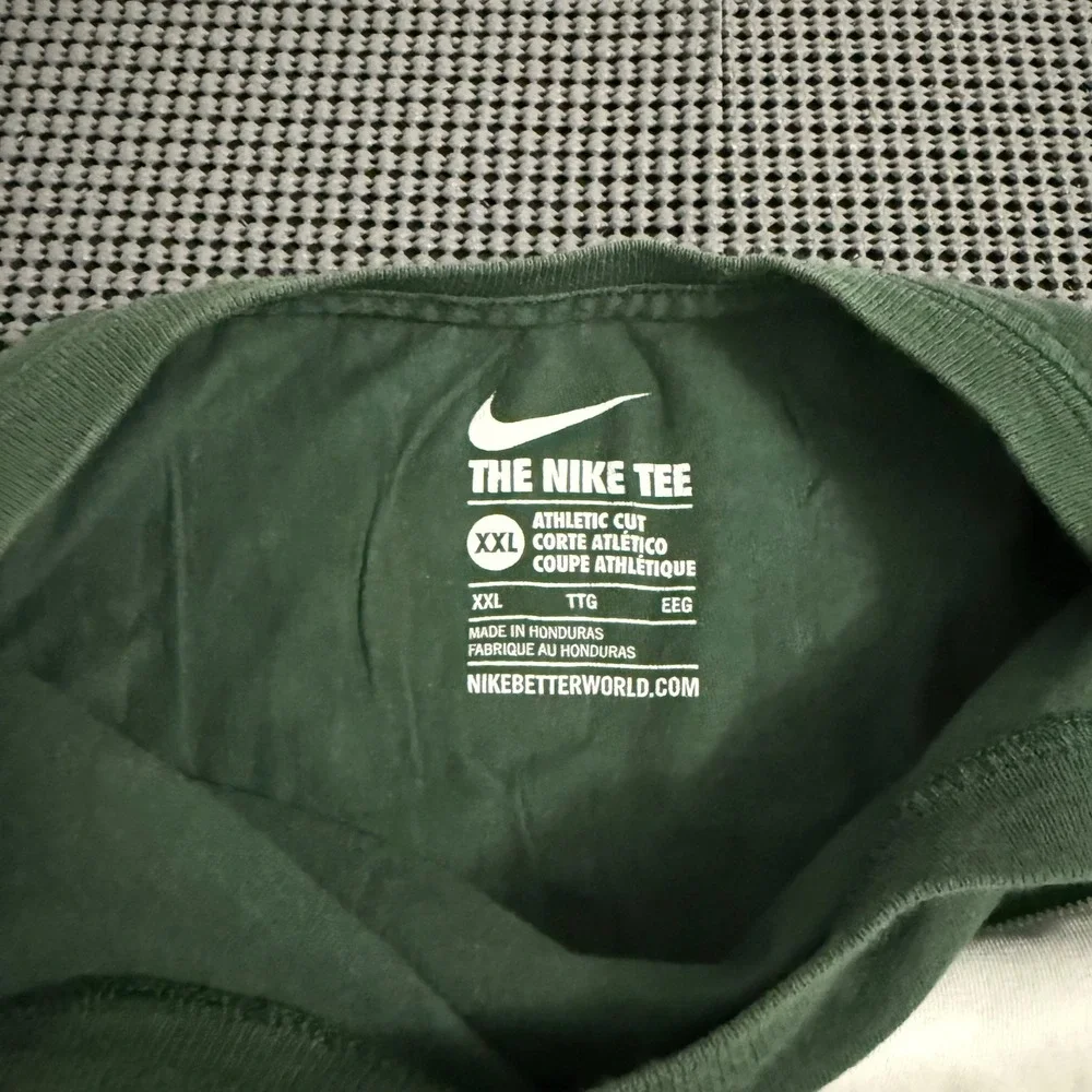 Nike New York Jets Eric Decker 87 T-Shirt Mens XXL Green Athletic Cut NFL Tee